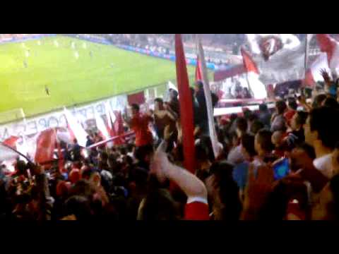 "Ponga huevo Independiente, no le falles a tu hinchada" Barra: La Barra del Rojo • Club: Independiente