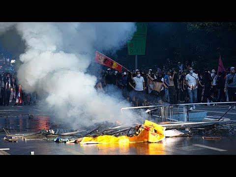 Video Thumbnail: Switzerland: Clashes in Geneva as 20,000 protest G7 summit and global policies