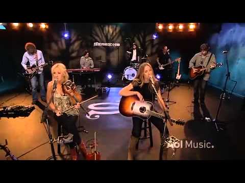 Court Yard Hounds - Aprils Love[LIve]