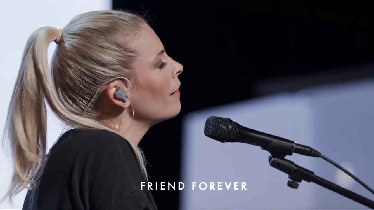 Jenn Johnson & Bethel Church - Worship Medley - What a Beautiful Name - Alleluia