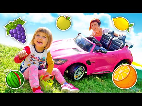 Le macchine per bambini e altri giochi della bambina Bianca. Giochi in italiano