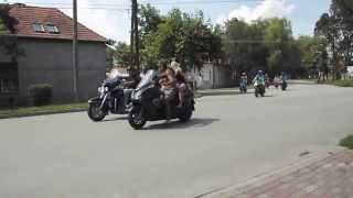 preview picture of video 'Motoros felvunulás Csongrádon Szentesi út 2014 08 09'