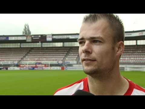 Danny Buijs in gesprek met verslaggever Ruud van Os