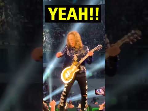Thumbnail for KIRK HAMMETT REACTION WHEN YOUNG FAN CAN'T STOP HEADBANGING (2023) #METALLICA #shorts by Headbanging