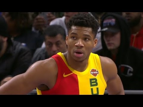 Giannis Antetokounmpo Highlights vs Pistons RS19G29 - 32 Pts, 12 Rebs, 5 Asts, 2 Blks (17.12.18)