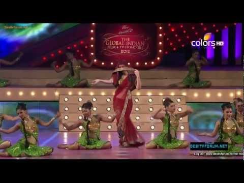 download lagu mp3 mp4 Zareen Khan Saree, download lagu Zareen Khan Saree gratis, unduh video klip Zareen Khan Saree