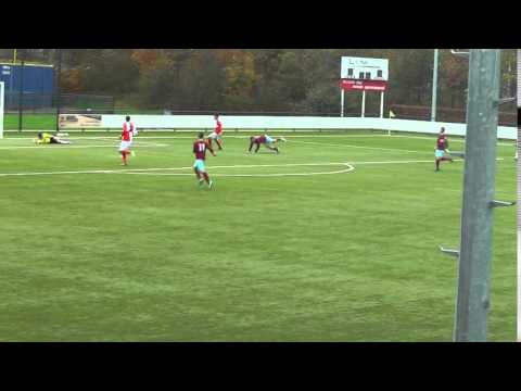 15 nov 2015 UVV 1 - Zwaluwen Utrecht 11 com 4-0 Prima redding Stefan