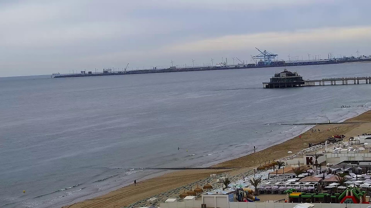 Live webcam view of Playa y muelle de Blankenberge