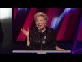 Bette Midler Inducts Laura Nyro at the 2012 Rock & Roll Hall of Fame Induction Ceremony