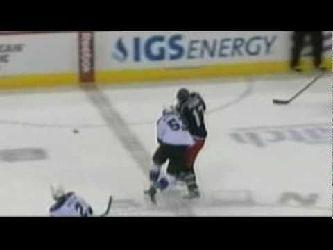 Alec Martinez nails Andrew Murray