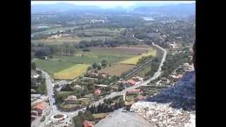 preview picture of video 'SNCF, 10/08/2000, trains au passage en vallée du Rhône, village de Rochemaure  (DV)'