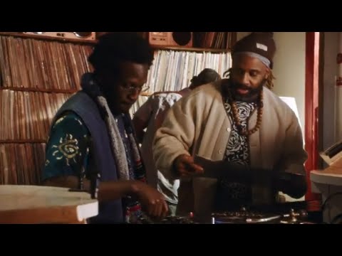 Total Refreshment Centre - Neue Grafik - "Black Ft. Brother Portrait" (Official Video)