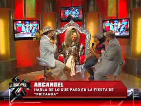 SuperXclusivo 7/11/12 - Arcángel participando en la boda del narcotraficante "Fritanga' 3/3