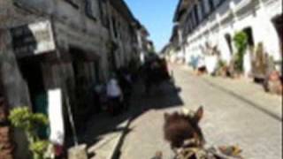 preview picture of video 'Calesa ride through Vigan, Ilocos Sur, the Philippines - January 2010'