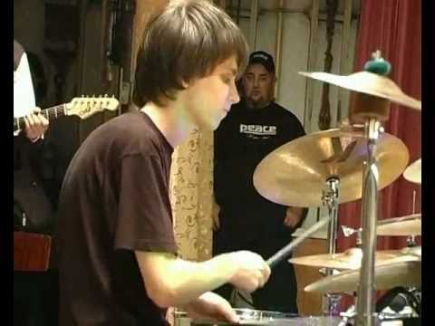 Igor Merezhany - U Can't Hold No Groove (Victor Wooten cover @ Drum Day 2010 in Mariupol)