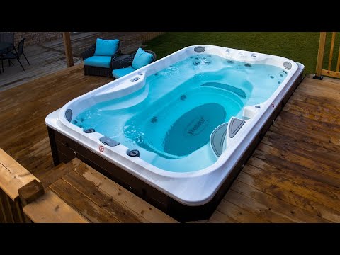 Jacuzzi® J-13™ PowerPlay™ Swim Spa