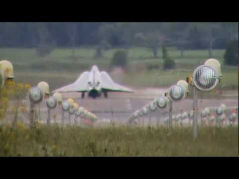 AirShow June 2012 Clip 14 (Saab 35 Draken Landing Close)