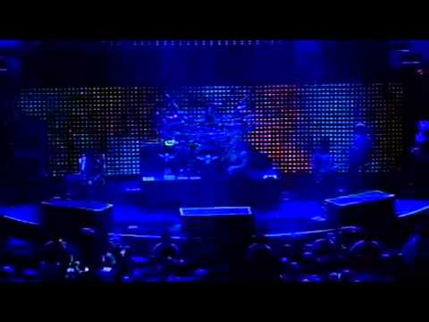 Zacky Vengeance messes up during the "Scream" solo