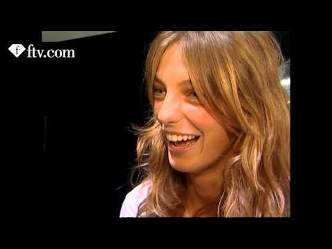 FIRST LOOK - BEST OF PARIS FASHION WEEK FEM PE 2005-1 | FTV.com