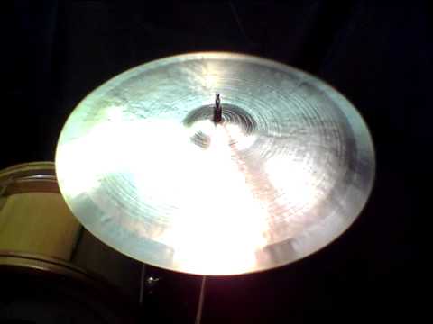 18 Fast Crash, 1376g - Handcrafted cymbals by Craig Lauritsen.MOV