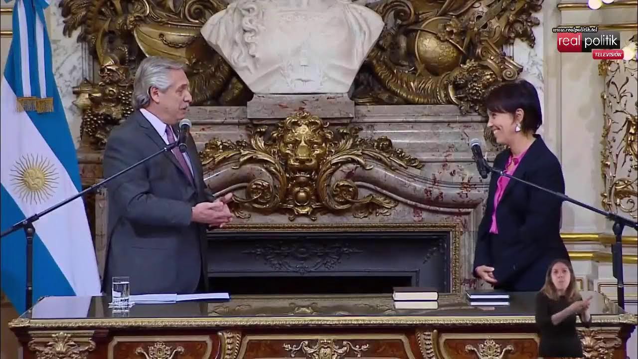 Fernández le tomó juramento a Marcó del Pont y aseguró que "se viene una etapa distinta"