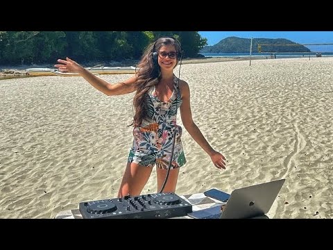 Sarah Kraz - Melodic Techno & Progressive House @ North Shore, SP, Brazil | DJ Set 4k 2023