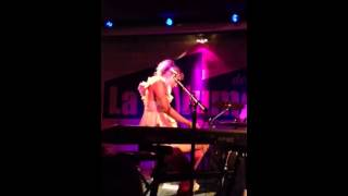 Oh land - perfection - live in Milan