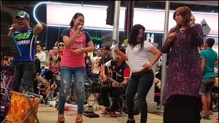 Download lagu geboy mujair-Nurul feat Redeem buskers,goyang gerudi power cecah lantai mp3