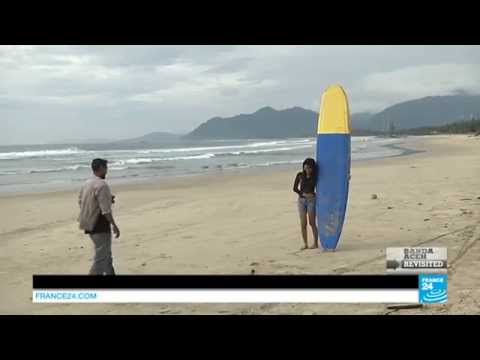 Having fun on Banda Aceh beach - Banda Aceh #Revisited