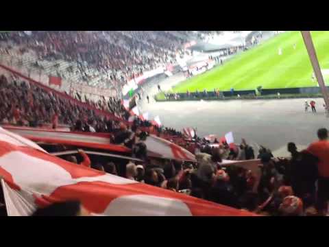 "Yo te quiero tricampeón..." Barra: Los Leales • Club: Estudiantes de La Plata