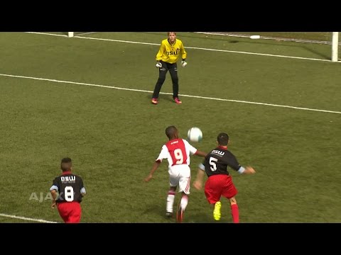 Ajax D1 haalt uit tegen Excelsior, B1 verliest