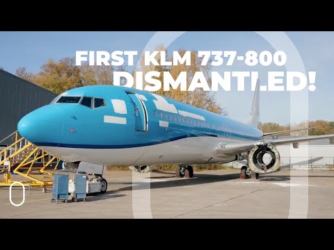 KLM Waves Goodbye To Its First Boeing 737-800