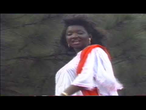 Aïcha Koné Décidé (Official Music Video)