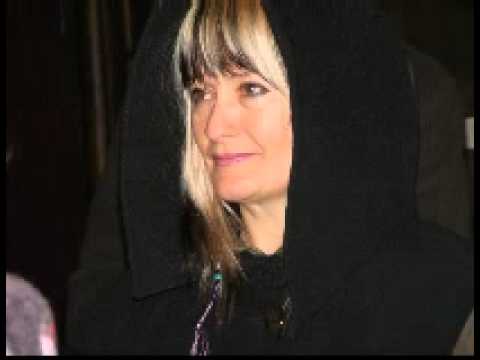 SUB CRUCE VIN ISUSE IAR - MAGDA PUSKAS