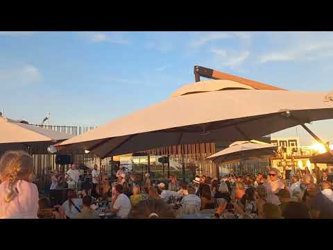 Curly Strings ja Nublu- Kauges külas