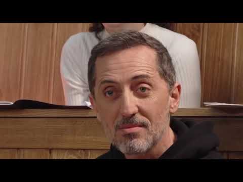 Gad Elmaleh - la blague de la trousse