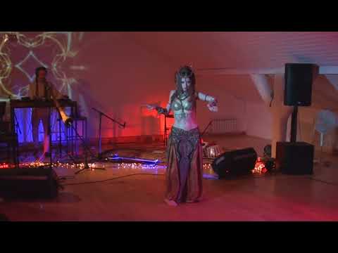 Soqotra (Anastasia Minashkina) tribal fusion improvisation to live music by Karnash