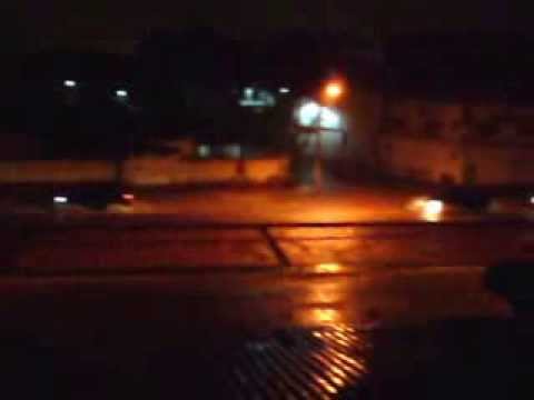 Chuva dia 17/12/2013 as 20;00 av: veneza Gov Valadares