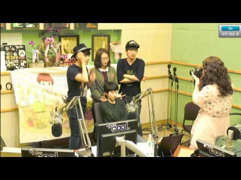 120917 KTR Phototaking with guest
