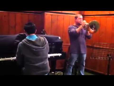 המעבד יואלי דיקמן מאלתר ג'אז עם .Yoeli Dikman arranger jazz improviser with Genadi Litvak.