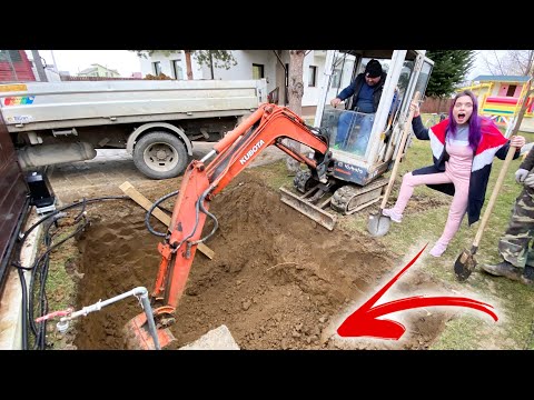 ȘANTIER la NOI în CURTE - MAMA ajunge la SAPĂ