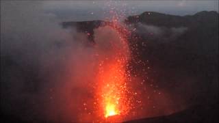 preview picture of video 'Mount Yasur Volcano'