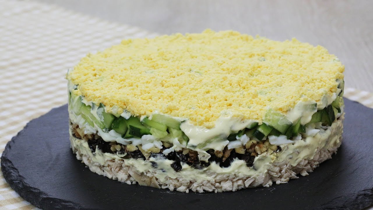 Смотреть салат с курицей и черносливом сейчас салат с курицей и черносливом