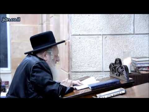 Narol Rebbe Counting Sefira In Bnei Brak - Iyar 5776
