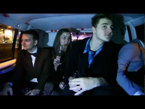 majorat surpriza cu felicitari pe panourile orasului si limuzina