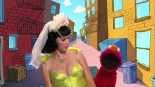 Katy Perry sings &#39;Hot N Cold&#39; with Elmo on Sesame Street!