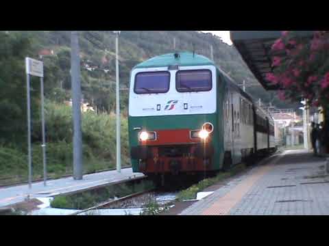 Incrocio tra due regionali a Pizzo Calabro + Intercity Sun 1591 Milano C.le - Reggio Calabria C.le