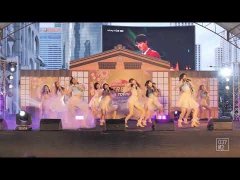 220220 Sweat16 - ปิ้งย่าง @ J-TRENDS in TOWN Love Celebration, Central World [Overall Stage 4K 60p]