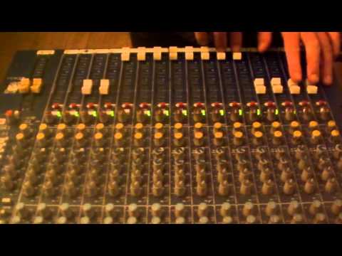 Jhayam, Gustavo Dread & Laylah Arruda vs Victor Rice: Pobre & Rico [Dub 4]