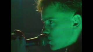 New Order - Everything&#39;s Gone Green (Live in New York City 1981)